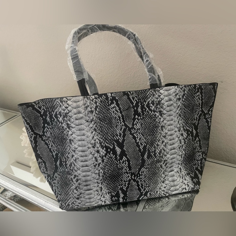 Summer and Rose Snakeskin Pattern Tote Bag NWOT